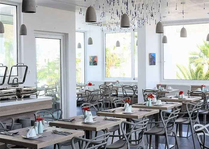 Kouros Village - Adults Only מלון 4*