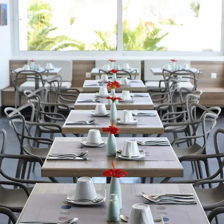 ホテル Kouros Village - Adults Only