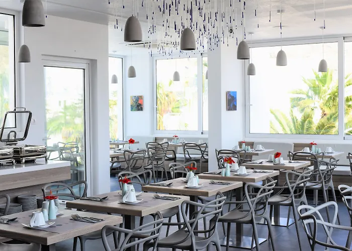 酒店 Kouros Village - Adults Only 佩里萨